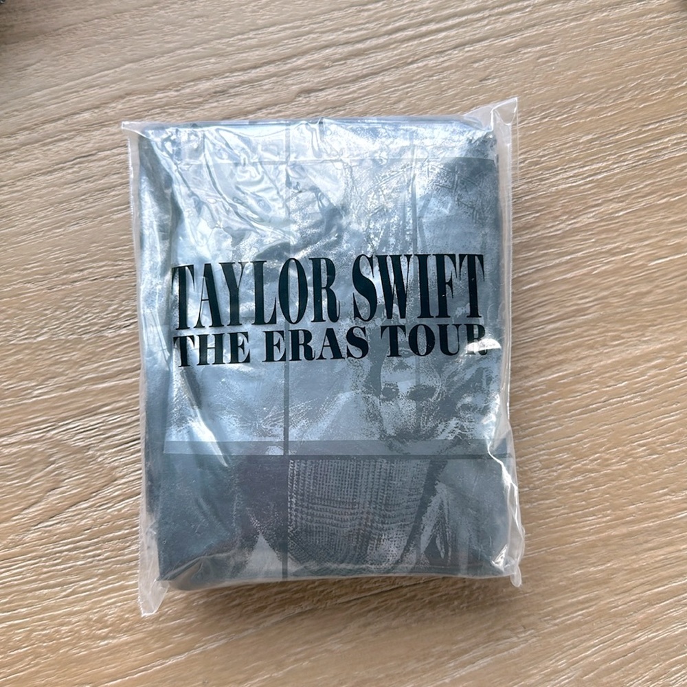 NEW Taylor Swift The Eras Tour Poncho, never opened